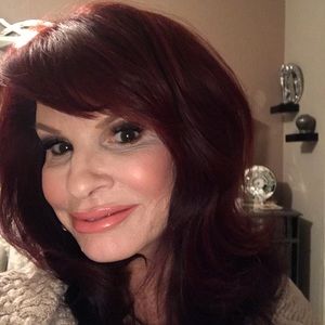 Meet your Posher, Suzanne